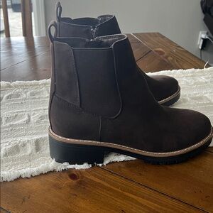 Kensie Women's KAYLA B Suede Ankle Boots - BROWN